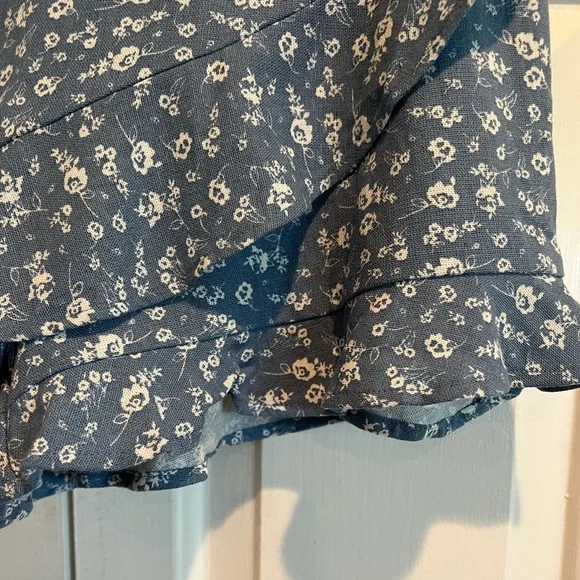 ALTAR’D STATE : Blue Floral Skort w Wrap-Look Layer & Ruffle - Picture 4 of 8